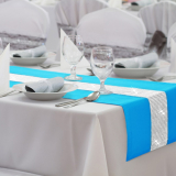 Behúň na stôl Glamour so zirkónmi farby tyrkysovo modrý